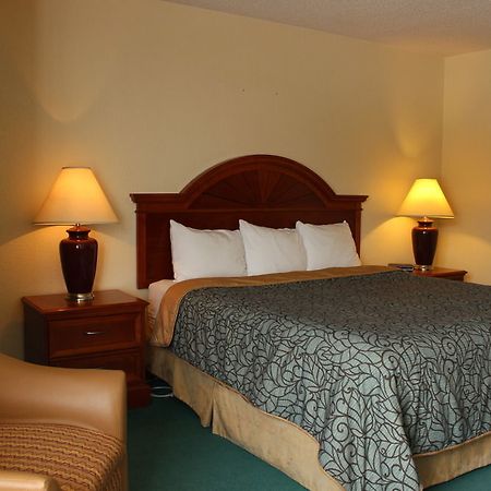 Shawano Four Seasons Resort Bagian luar foto