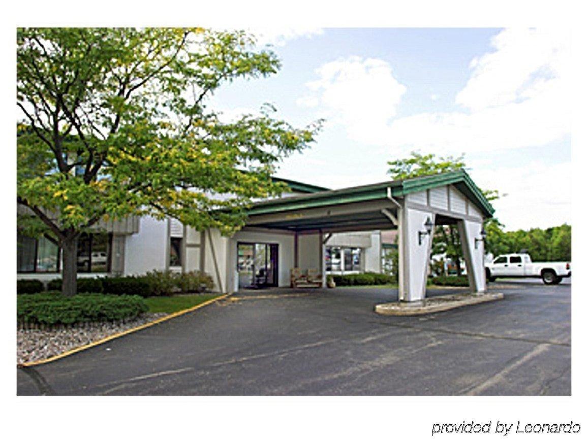 Shawano Four Seasons Resort Bagian luar foto