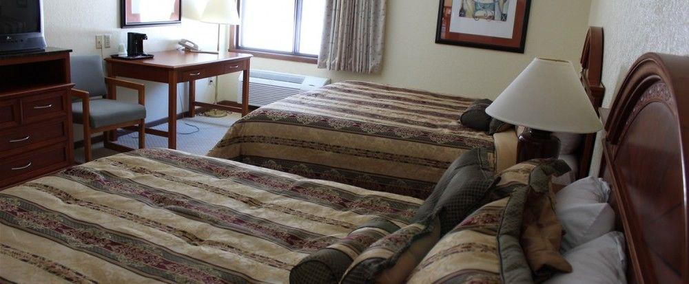 Shawano Four Seasons Resort Bagian luar foto
