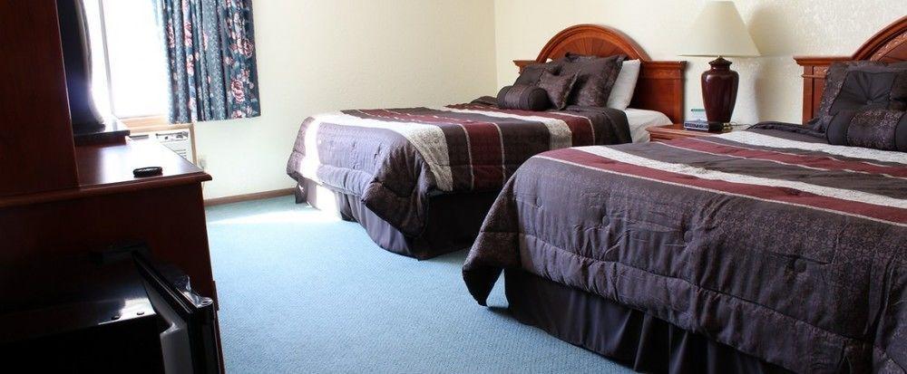 Shawano Four Seasons Resort Bagian luar foto