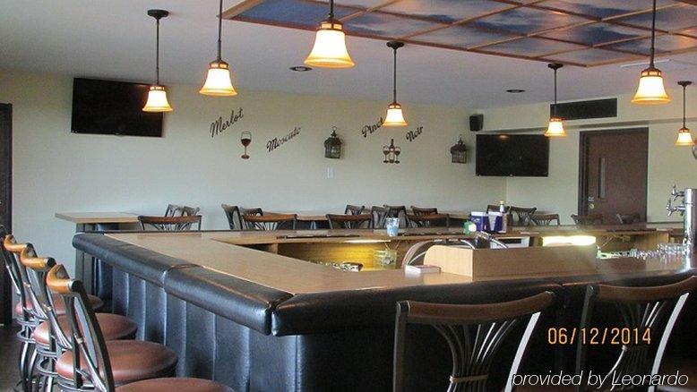 Shawano Four Seasons Resort Bagian luar foto