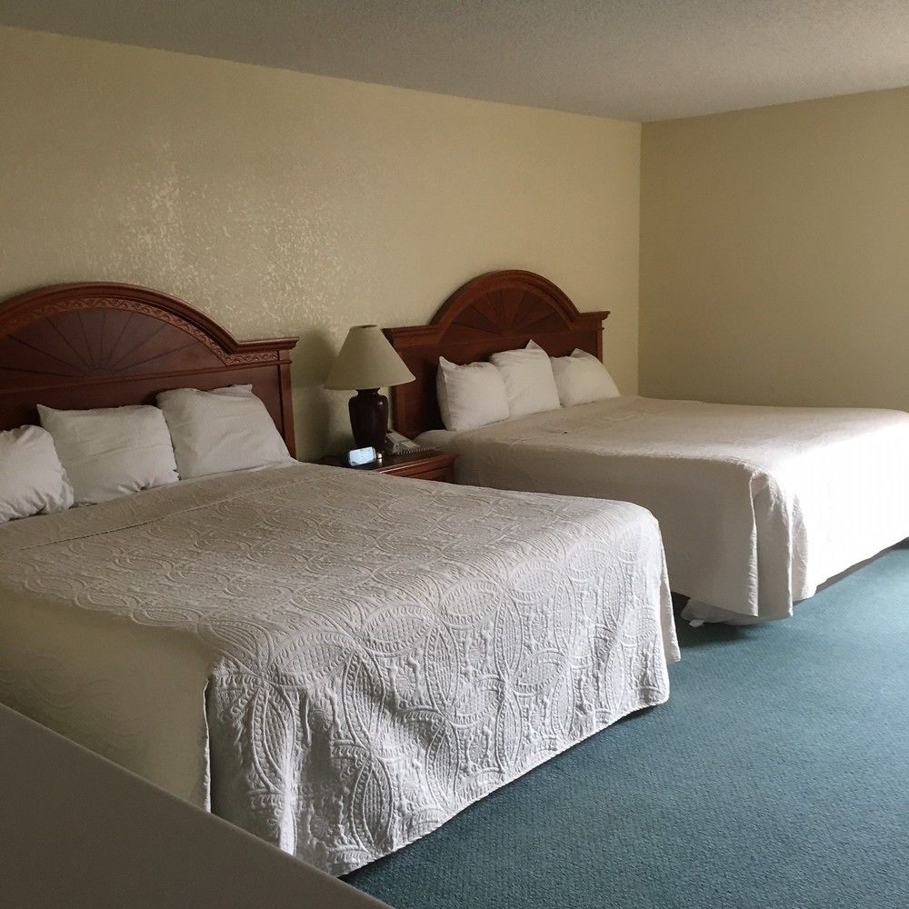 Shawano Four Seasons Resort Bagian luar foto