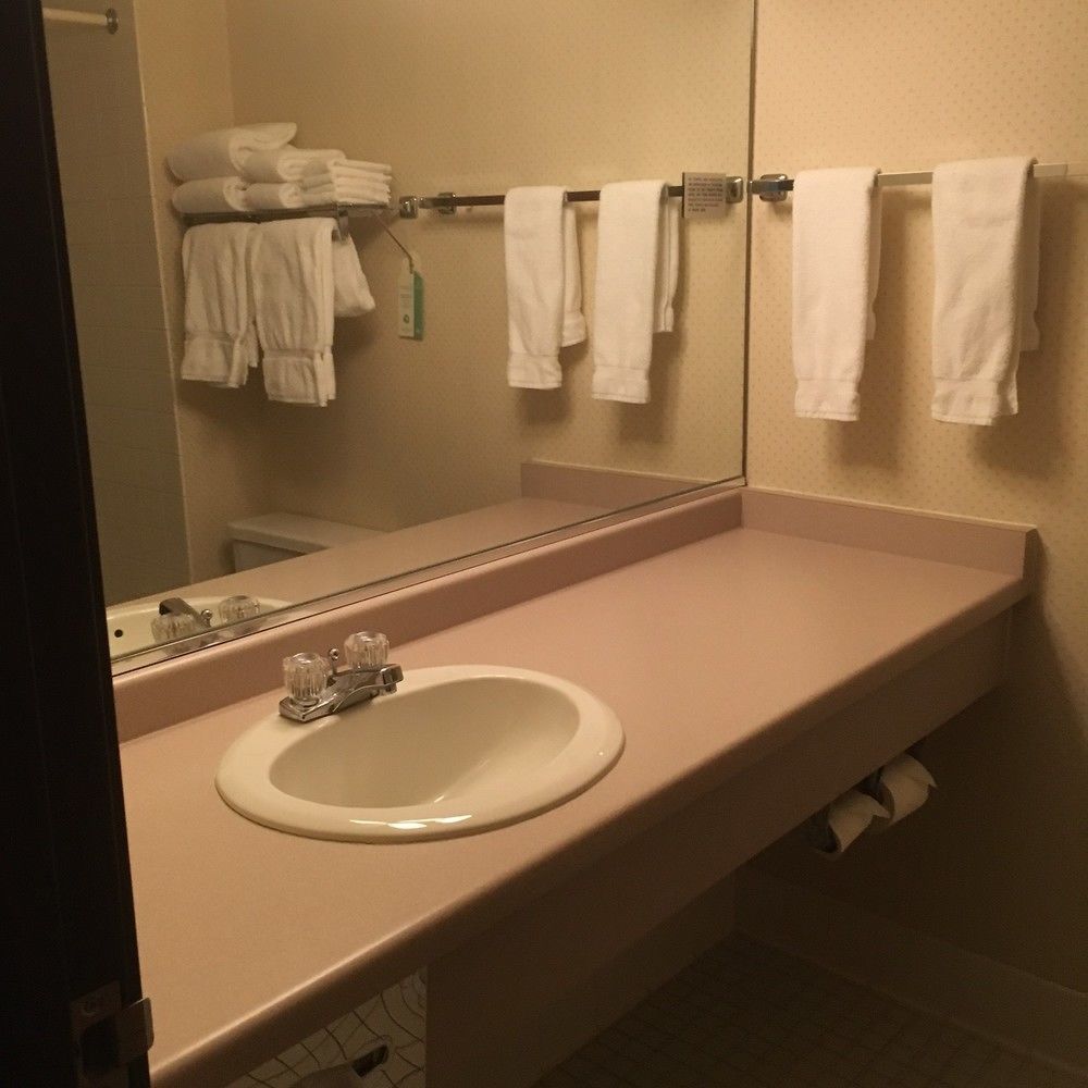 Shawano Four Seasons Resort Bagian luar foto