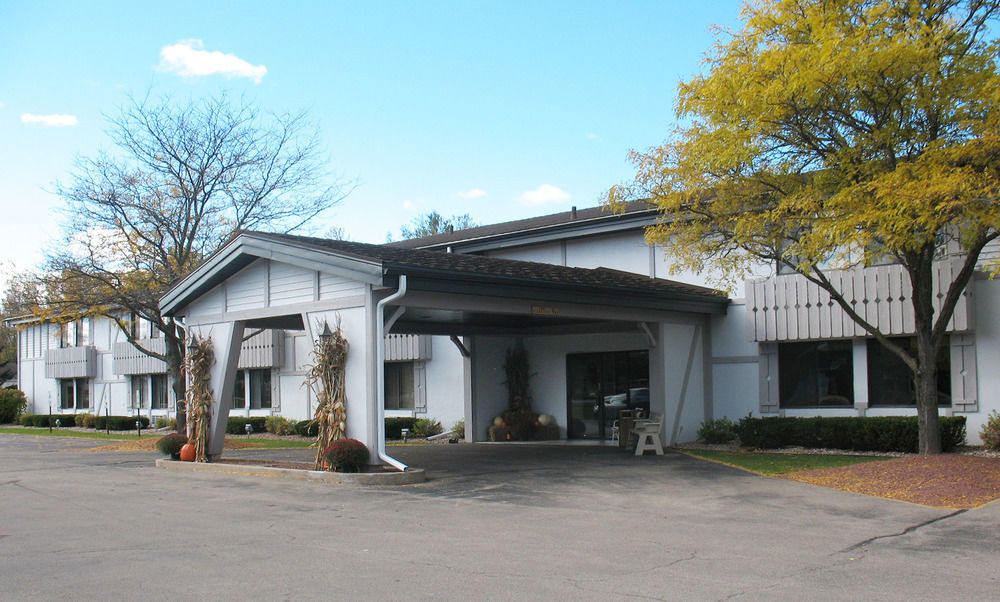 Shawano Four Seasons Resort Bagian luar foto