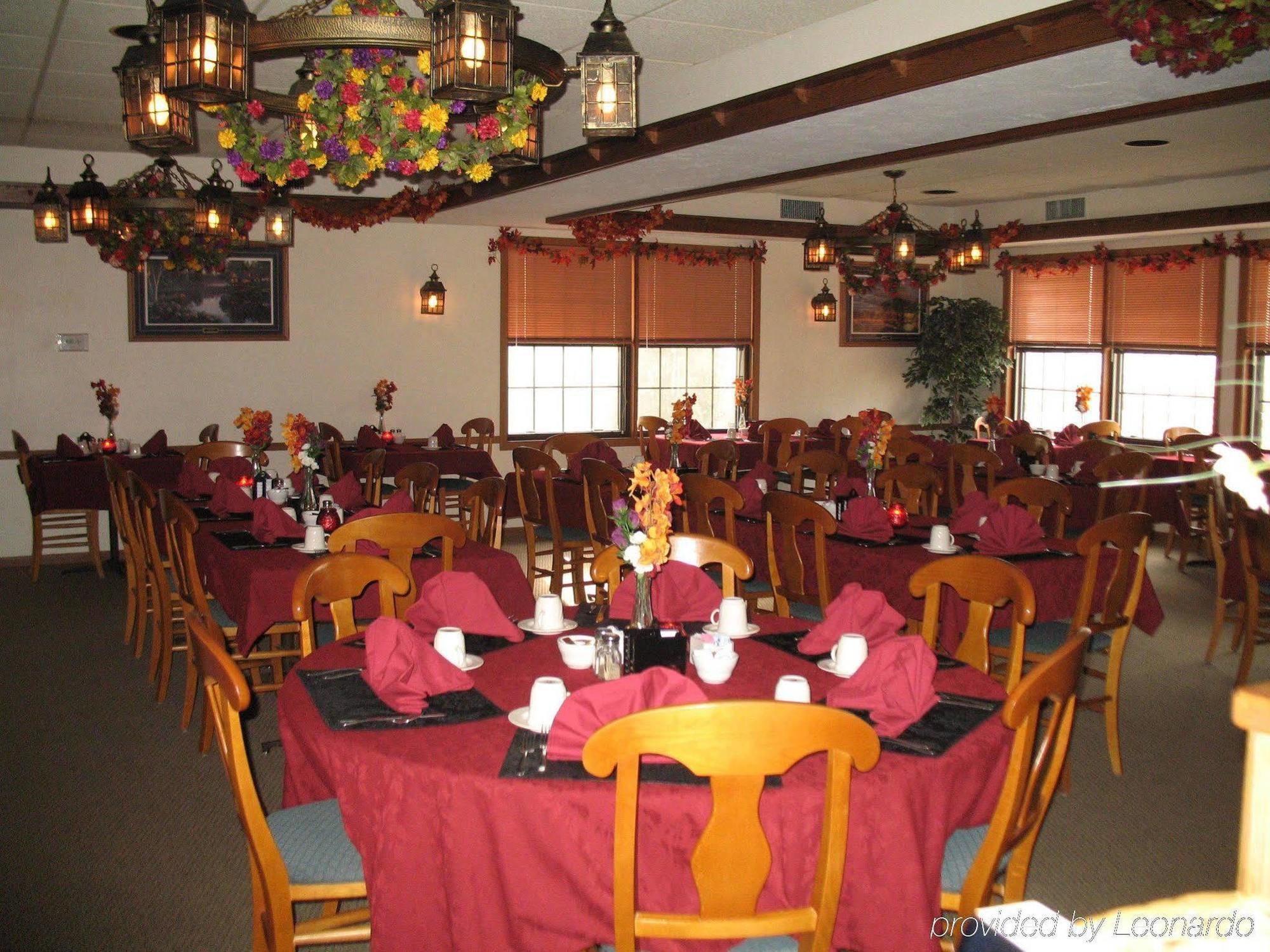 Shawano Four Seasons Resort Restoran foto