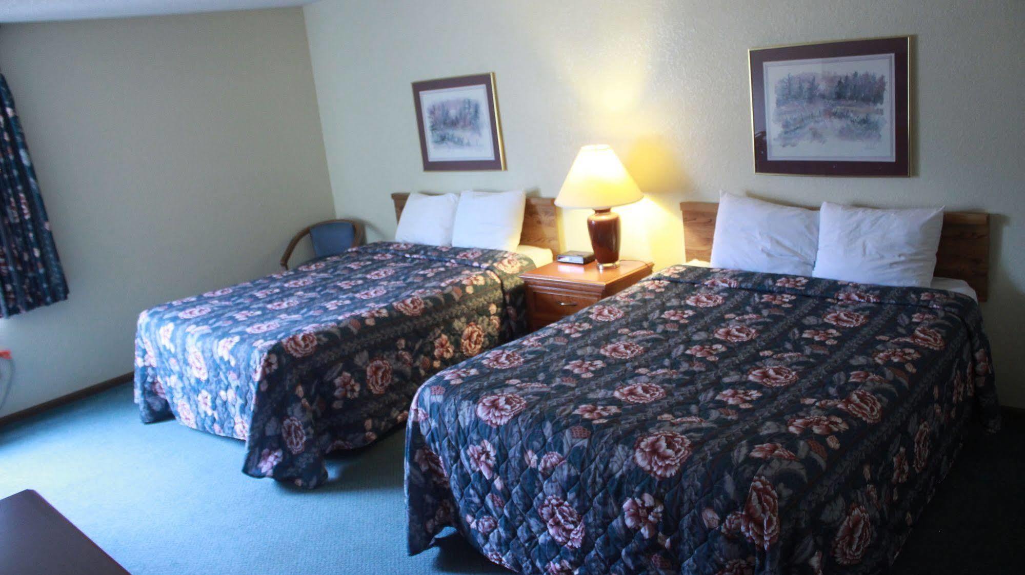 Shawano Four Seasons Resort Bagian luar foto