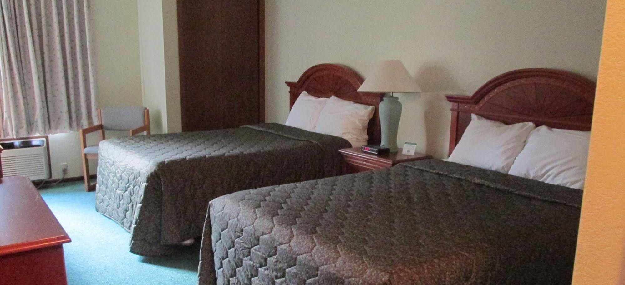 Shawano Four Seasons Resort Bagian luar foto