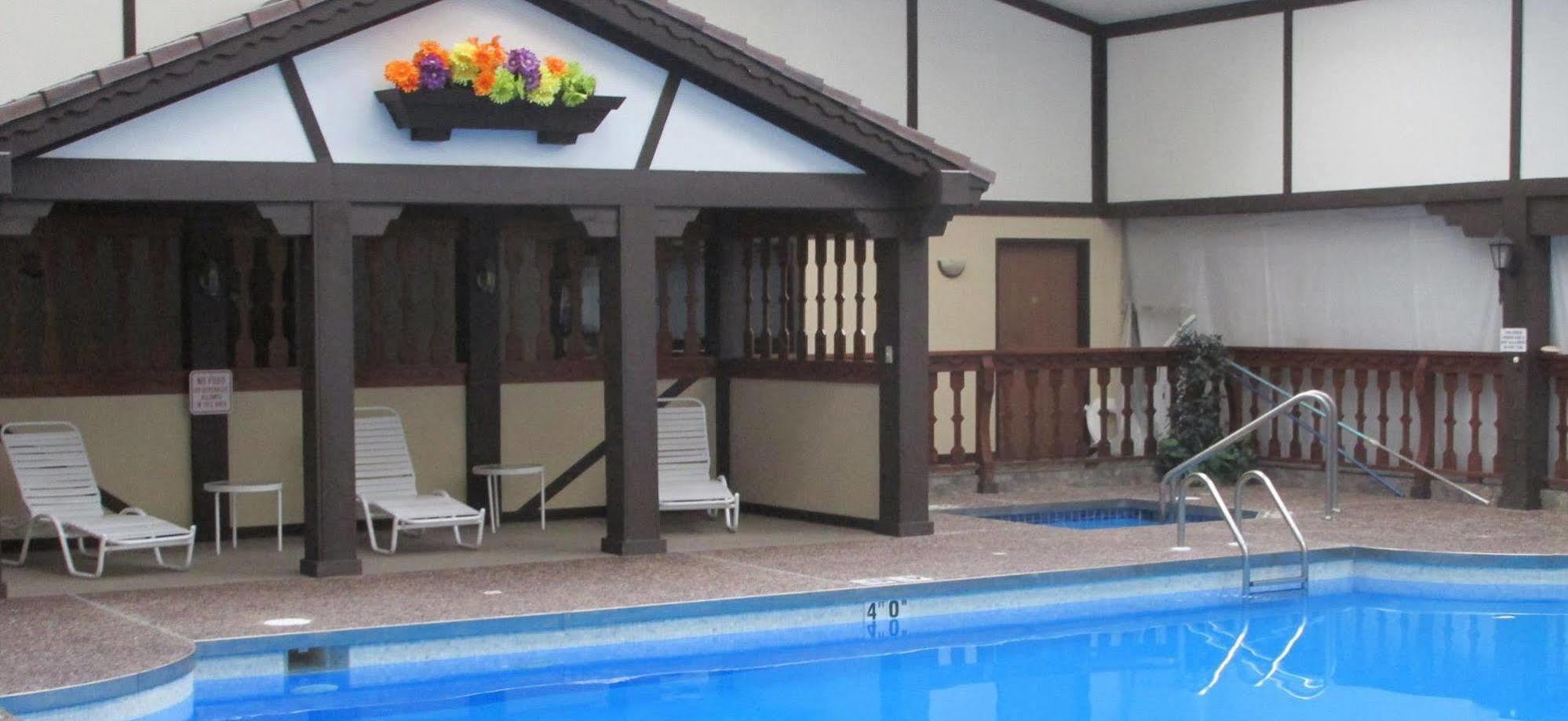 Shawano Four Seasons Resort Bagian luar foto