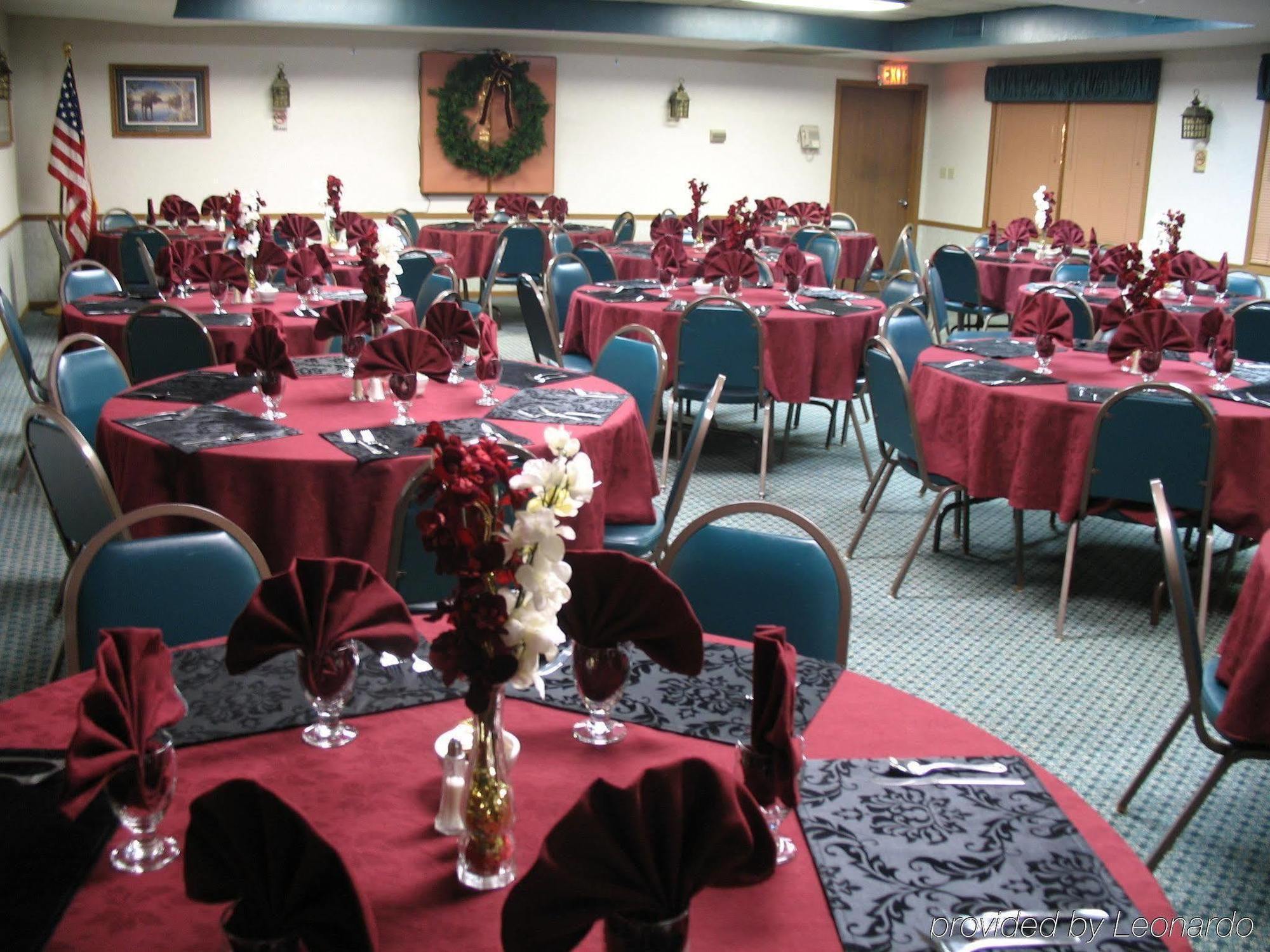 Shawano Four Seasons Resort Restoran foto
